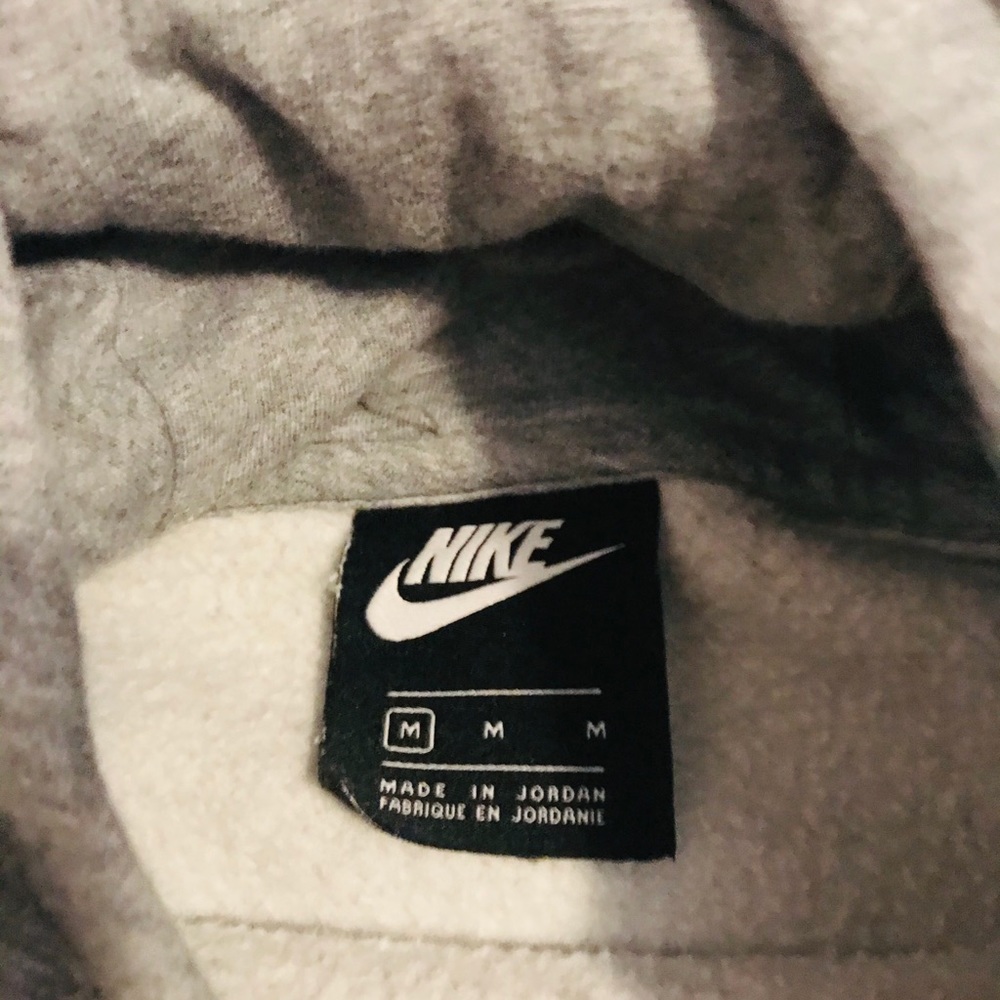 ❗️Nike Hoodie❗️ - Picture 2 of 3